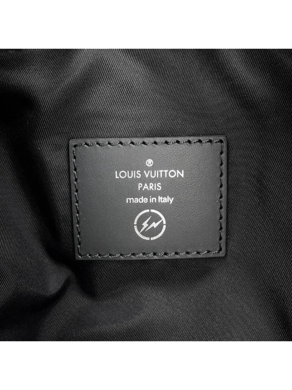 Louis Vuitton Tote Monogram Eclipse Cover Light Fragment